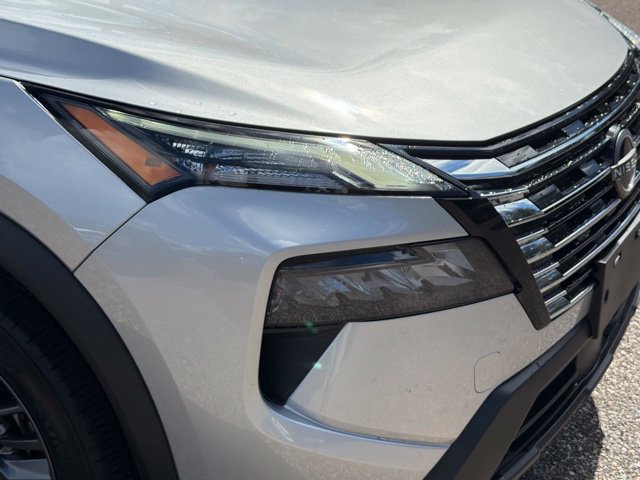 Used 2024 Nissan Rogue S AWD/4WD image 9