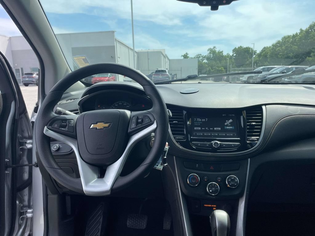 Used 2017 Chevrolet Trax LT FWD image 11