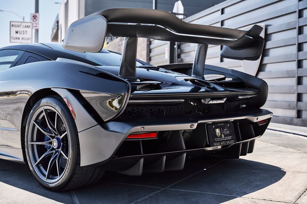 Used 2019 McLaren Senna RWD image 21