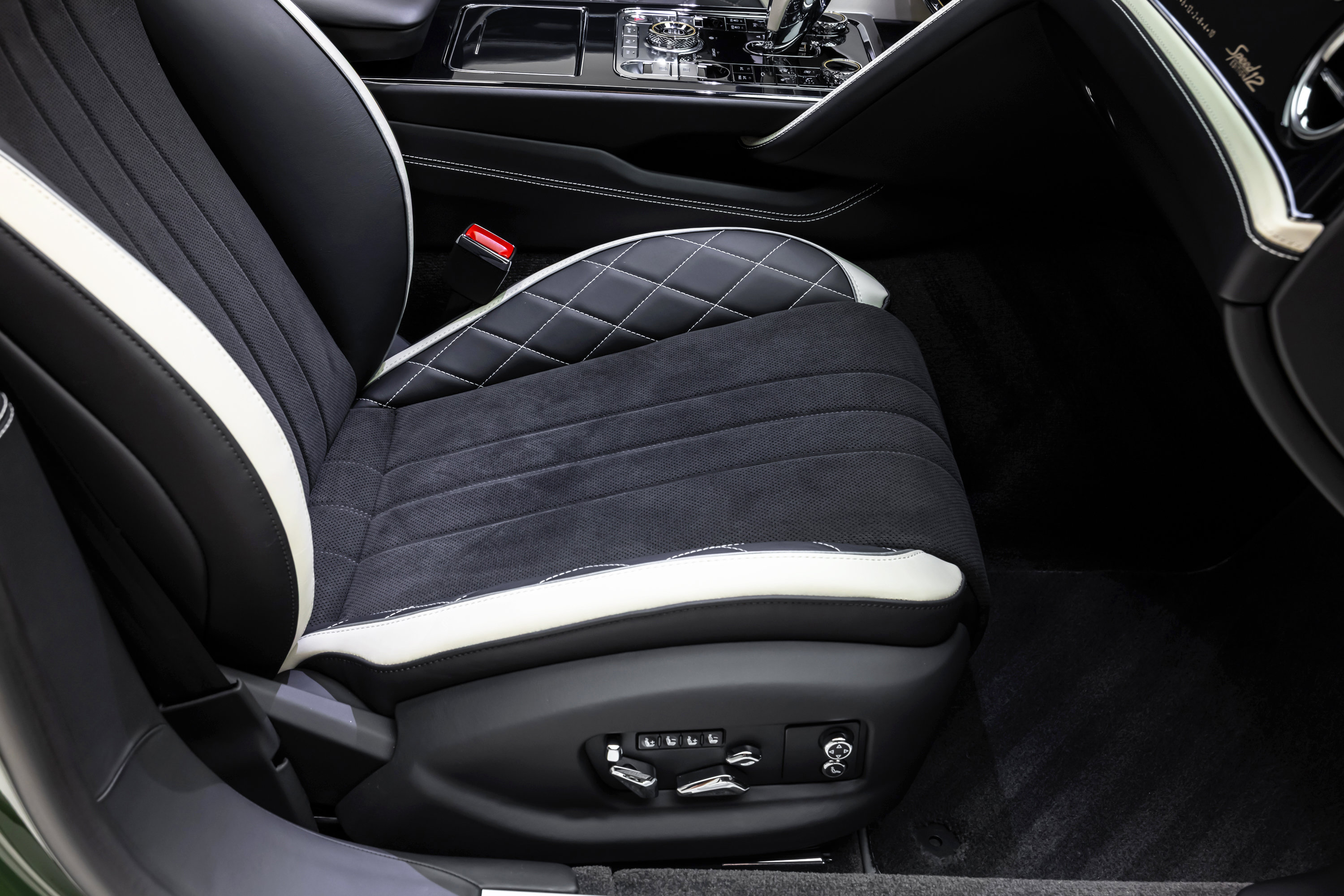Used 2024 Bentley Flying Spur W12 AWD/4WD image 47