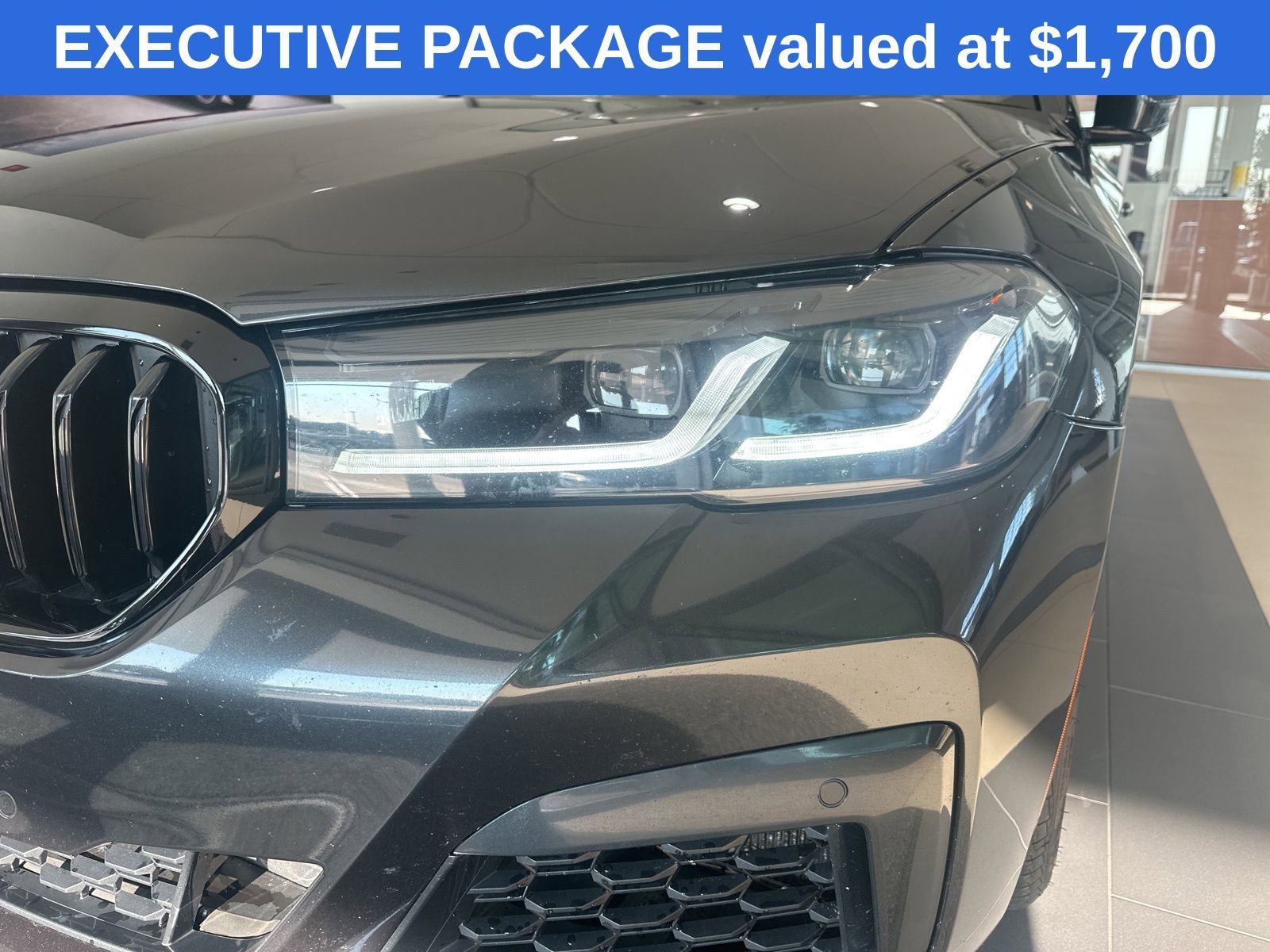 Used 2023 BMW M550i xDrive w/ Dynamic Handling Package image 4