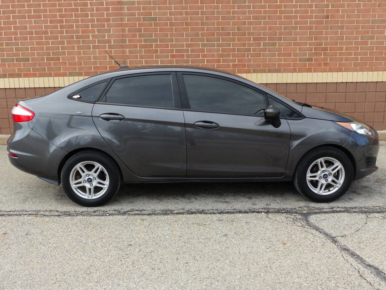 Used 2017 Ford Fiesta SE image 11