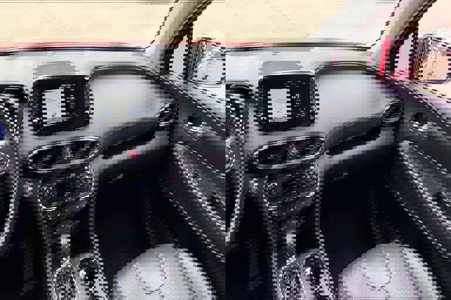 Used 2020 Hyundai Santa Fe Limited image 7