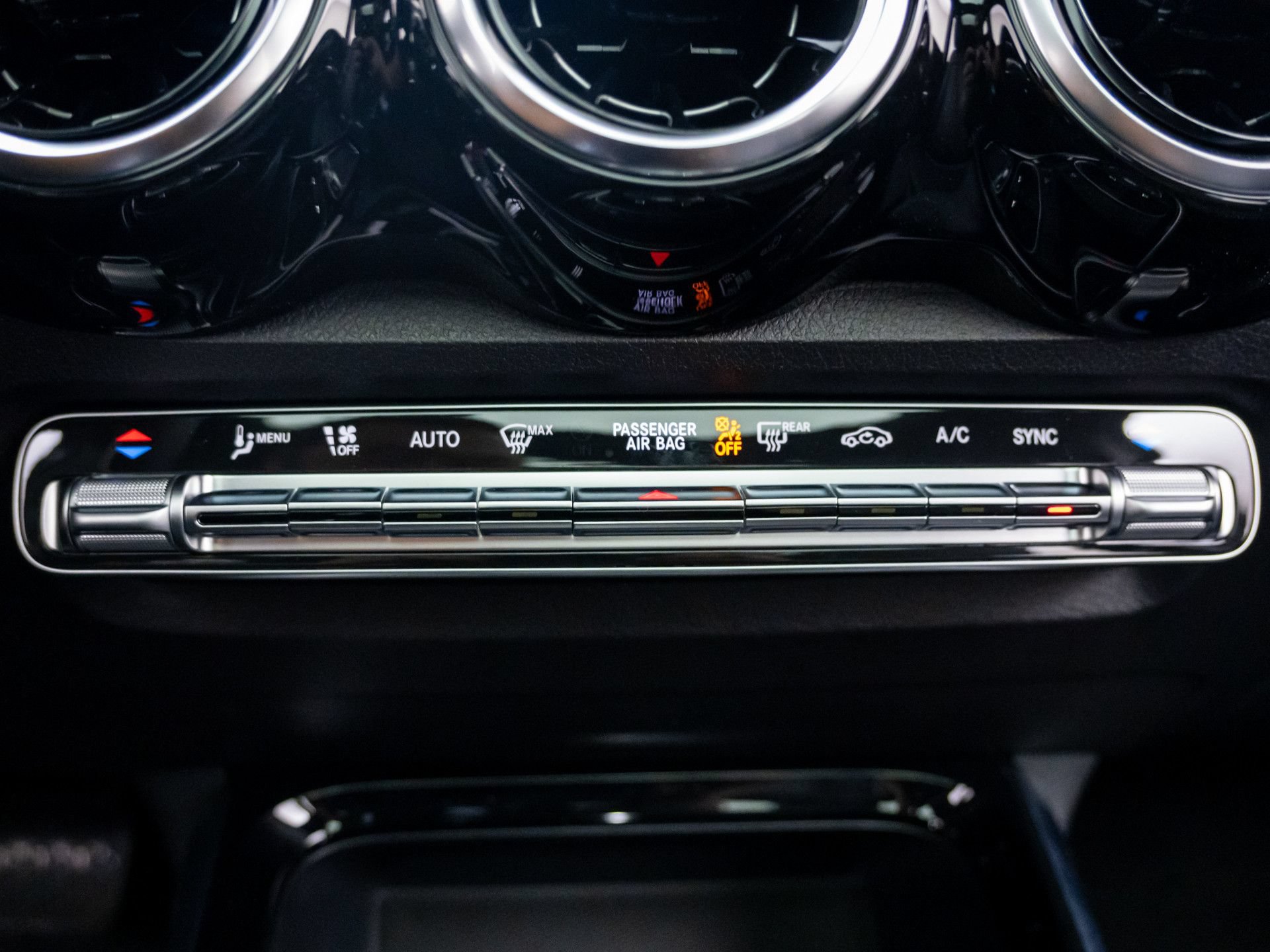 New 2026 Mercedes-Benz GLB 250 4MATIC image 25