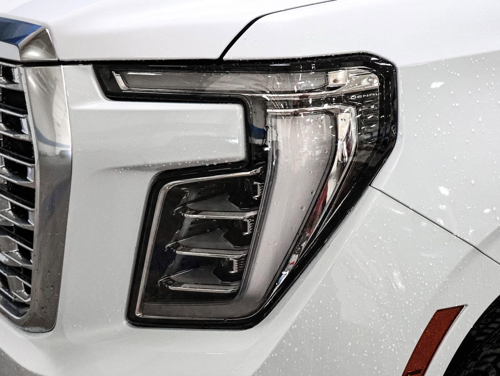 New 2026 GMC Yukon XL Denali w/ Denali Reserve Package image 14