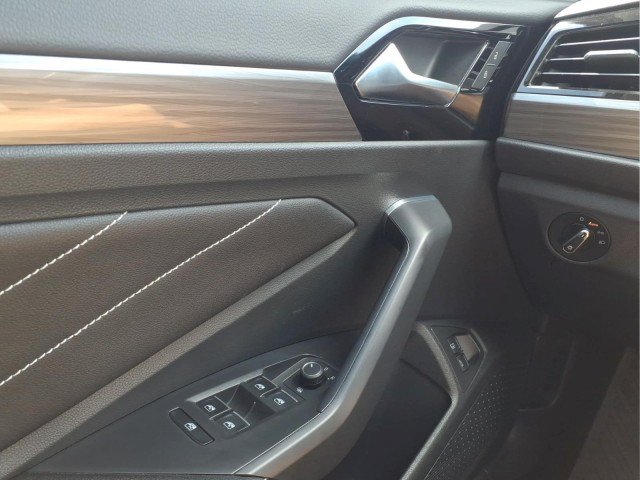 Certified 2023 Volkswagen Jetta SEL FWD image 22