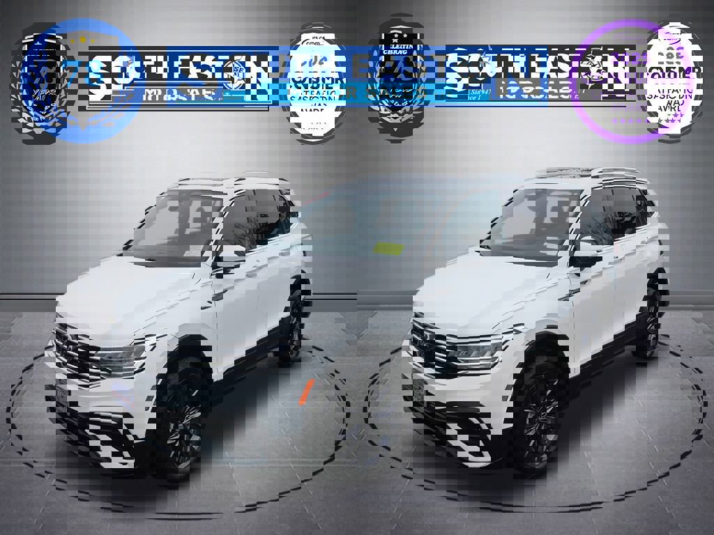 Used 2022 Volkswagen Tiguan SE w/ Panoramic Sunroof Package image 1