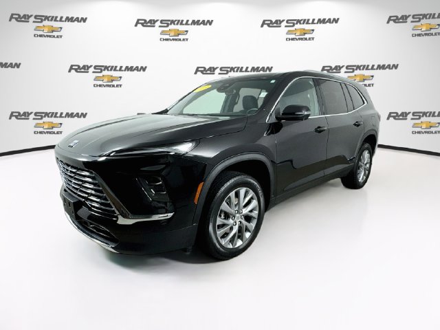 Used 2025 Buick Enclave Preferred FWD image 3