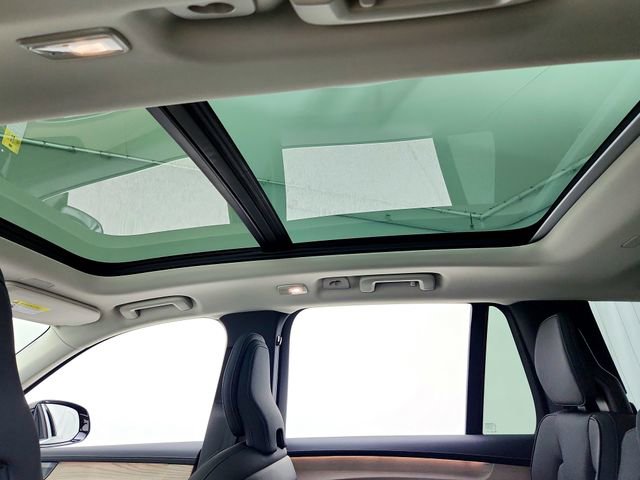 New 2026 Volvo XC90 B6 Plus w/ Protection Package Premier image 22