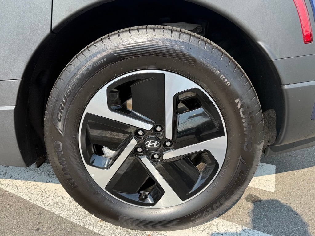 Certified 2026 Hyundai Ioniq 9 SE AWD/4WD image 36