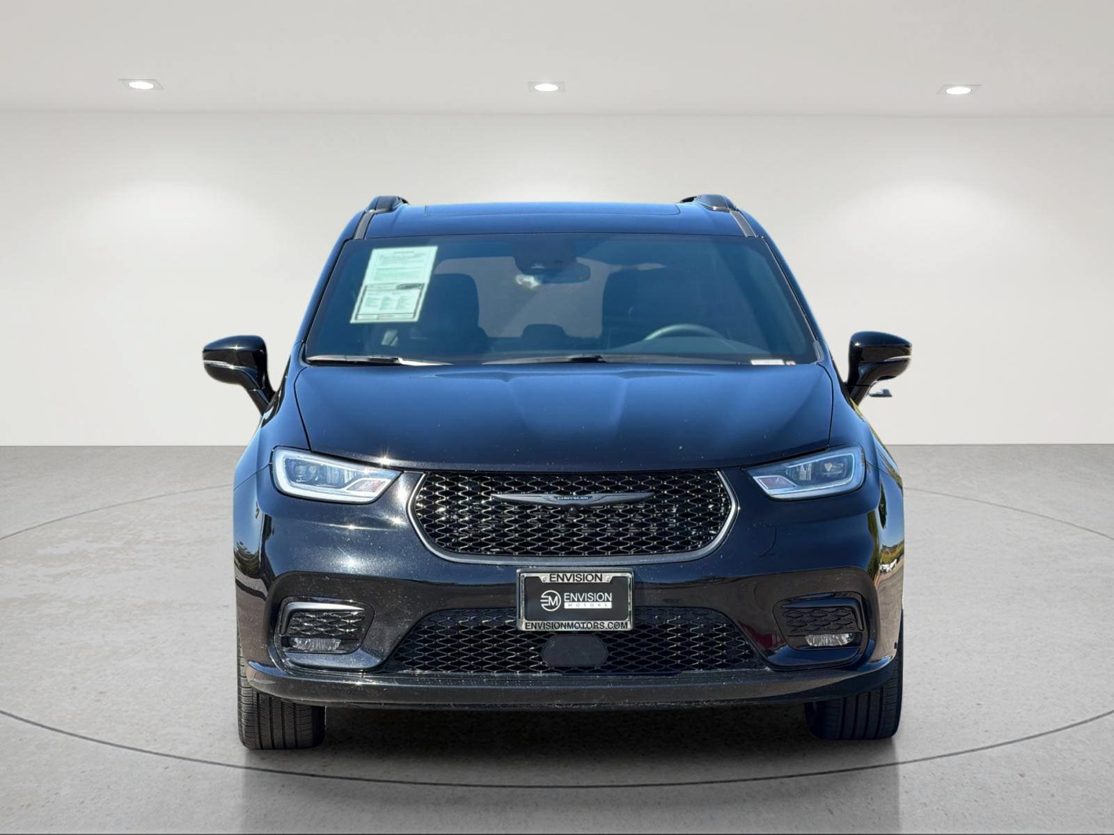 Used 2025 Chrysler Pacifica Limited FWD image 8