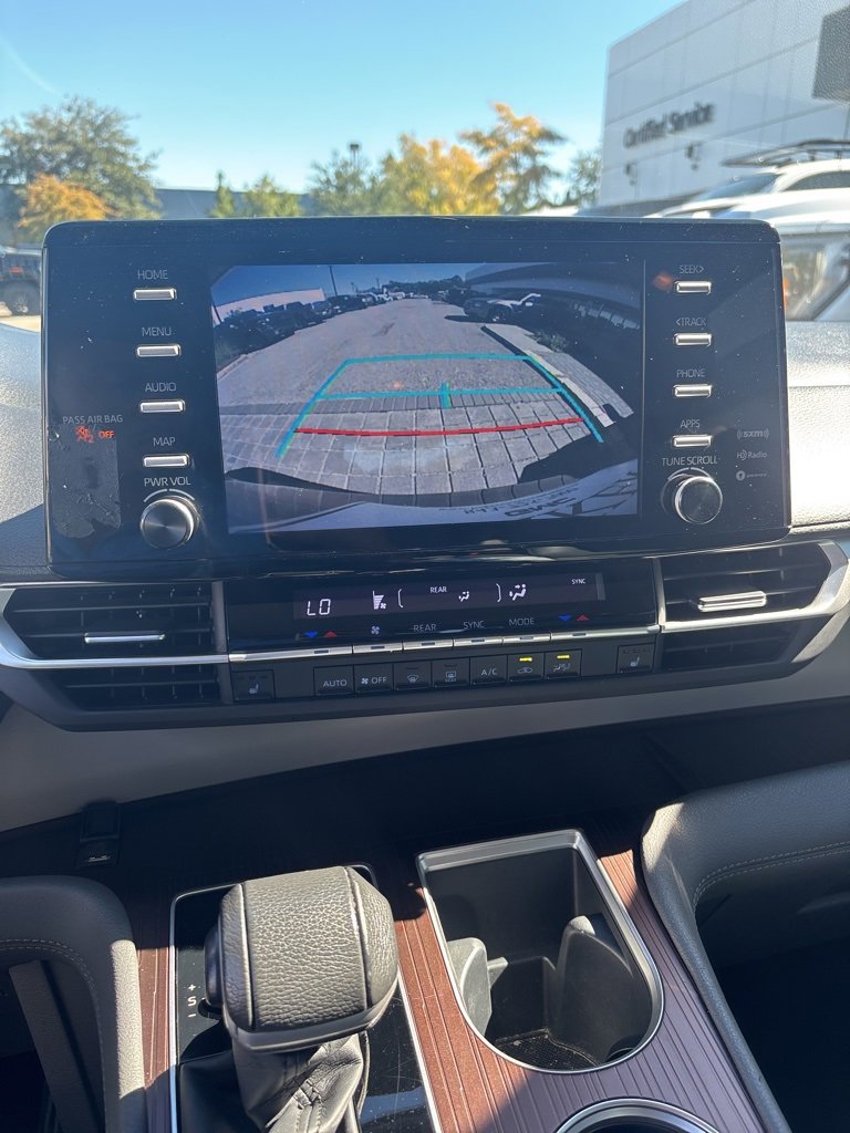 Used 2022 Toyota Sienna XLE image 24