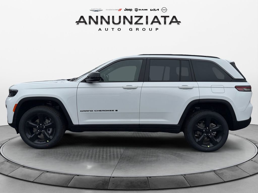 New 2026 Jeep Grand Cherokee Limited w/ Limited Altitude Package AWD/4WD image 2