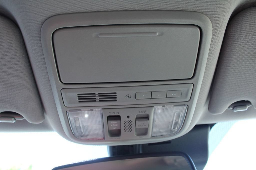 Used 2016 Honda Pilot Touring image 22
