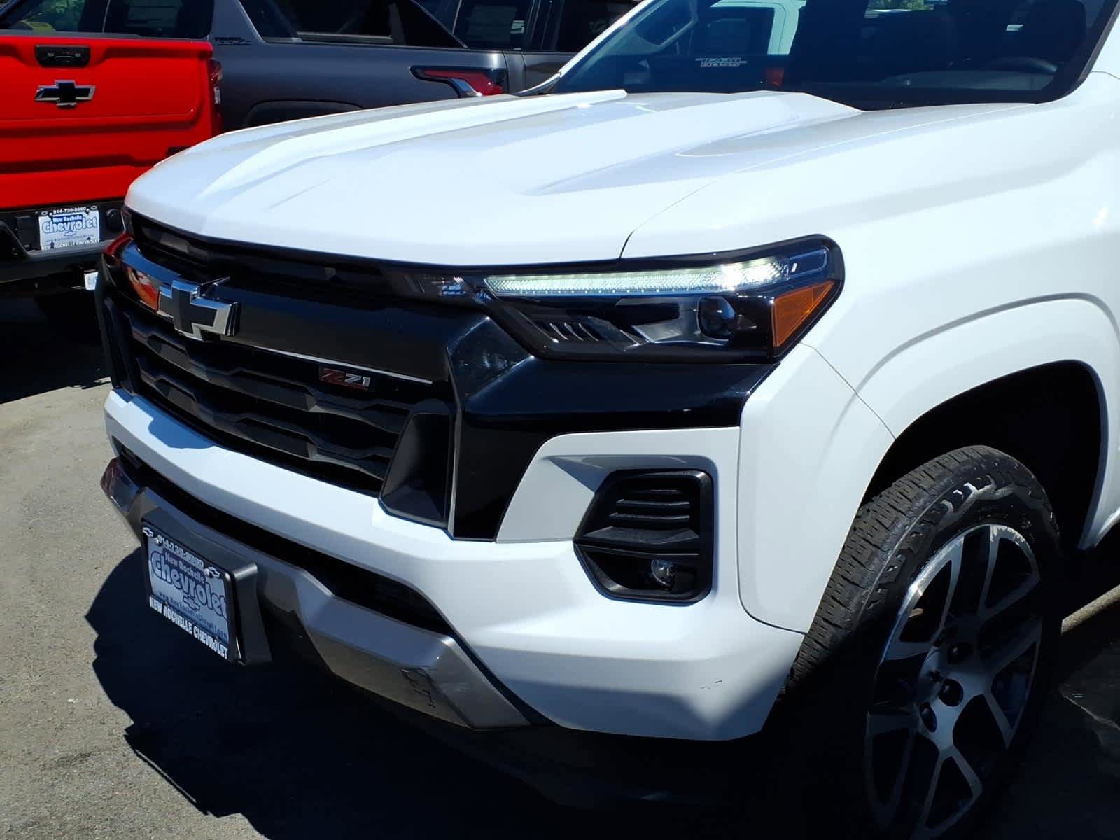 Used 2023 Chevrolet Colorado Z71 w/ Z71 Convenience Package 2 AWD/4WD image 7