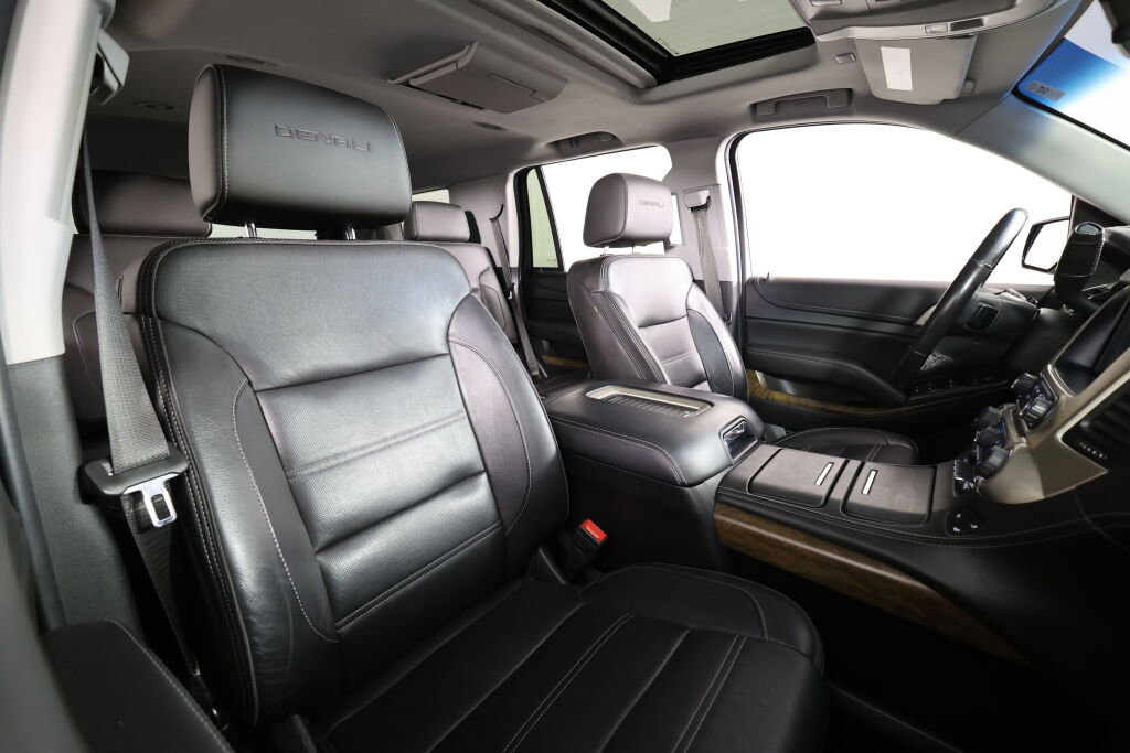 Used 2018 GMC Yukon Denali w/ Denali Ultimate Package image 28