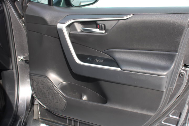 Certified 2025 Toyota RAV4 XLE w/ Convenience Package image 20