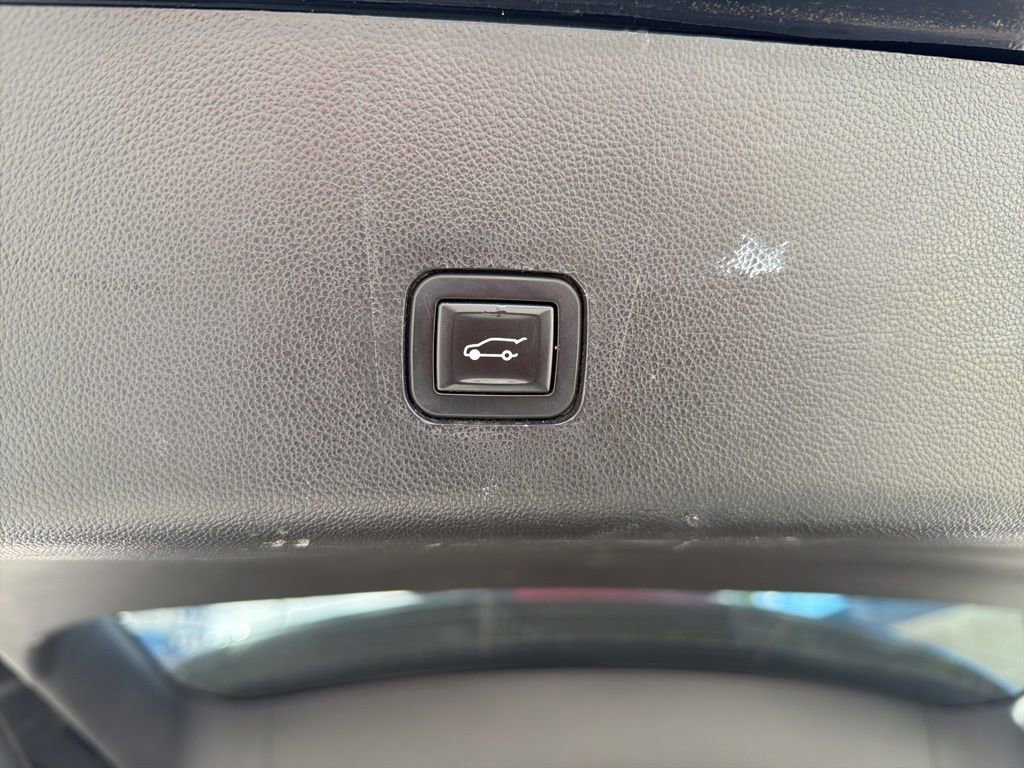 Used 2018 Chevrolet Traverse High Country image 12