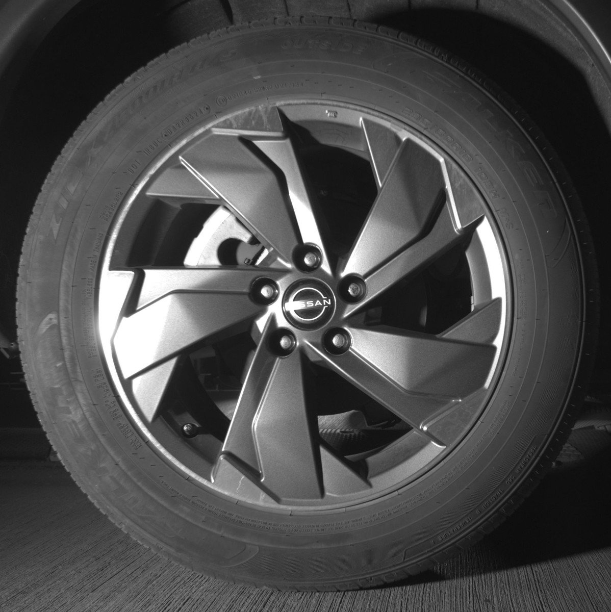Used 2025 Nissan Rogue SV image 15