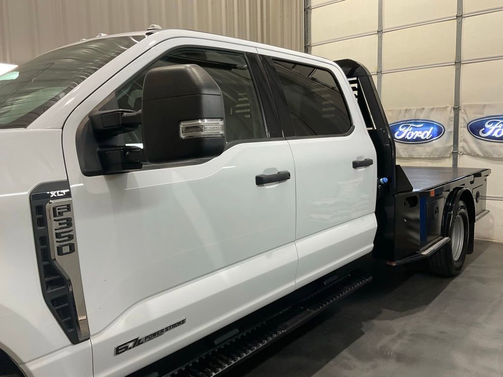 Used 2023 Ford F350 XLT image 5