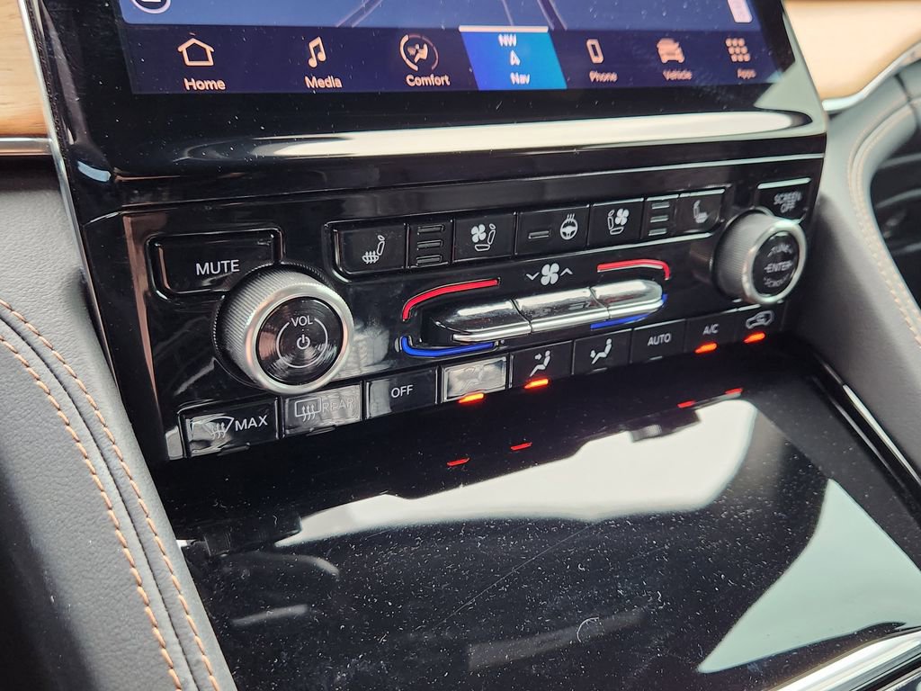 Used 2025 Jeep Grand Cherokee L Summit image 18