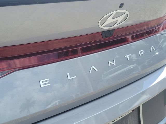 Used 2025 Hyundai Elantra Sport FWD image 6