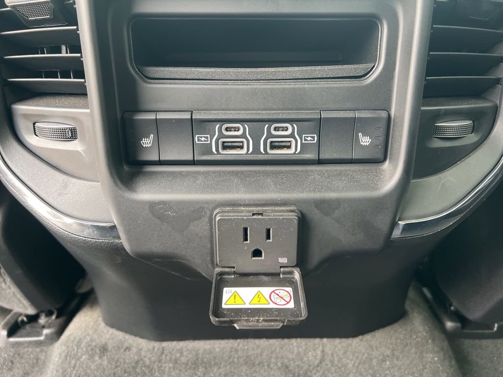 Used 2024 RAM 1500 Laramie image 31