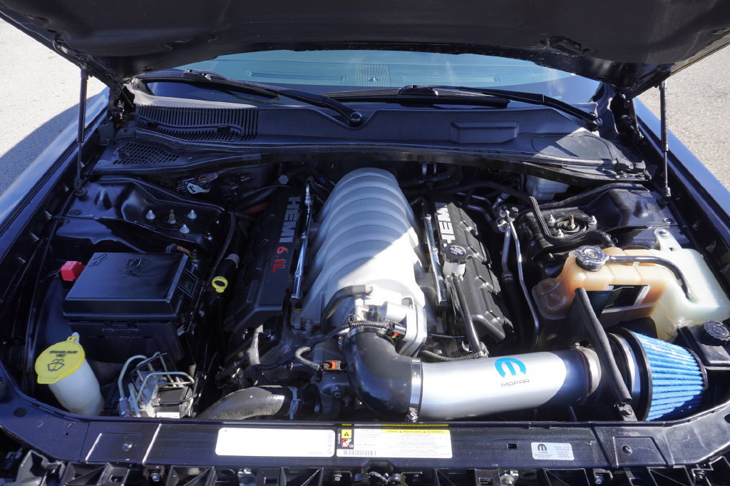 Used 2009 Dodge Challenger SRT8 w/ SRT Option Group II RWD image 28