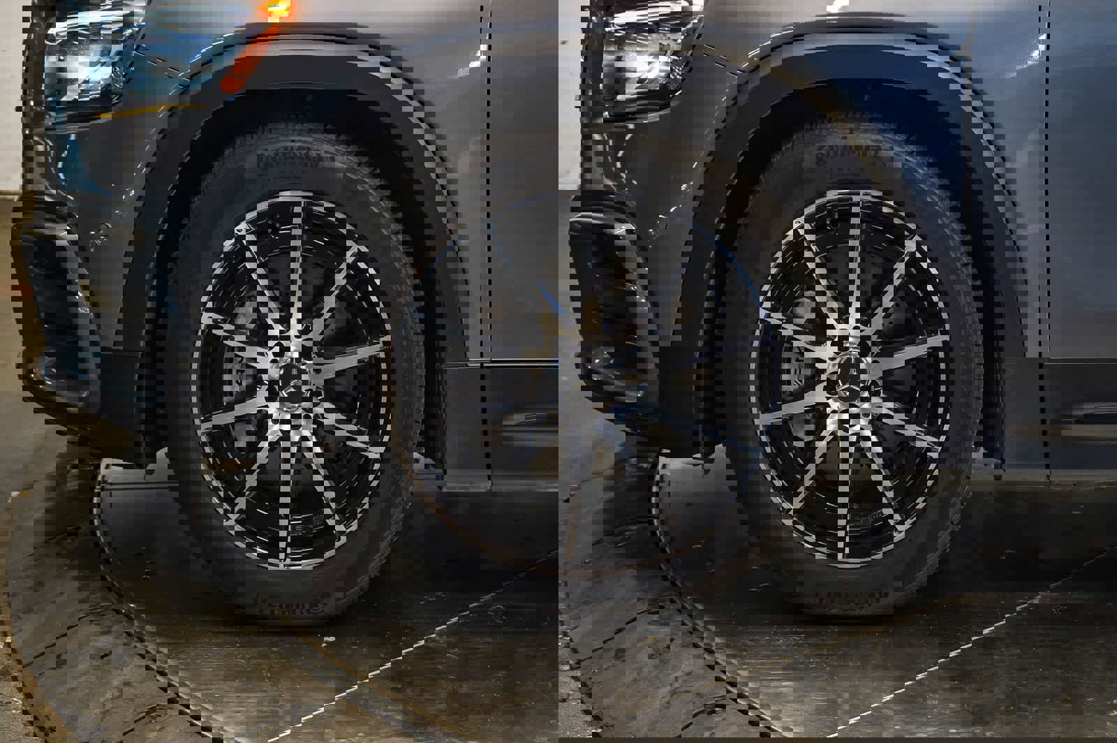 Used 2025 Mercedes-Benz GLB 35 AMG AMG GLB 35 image 9