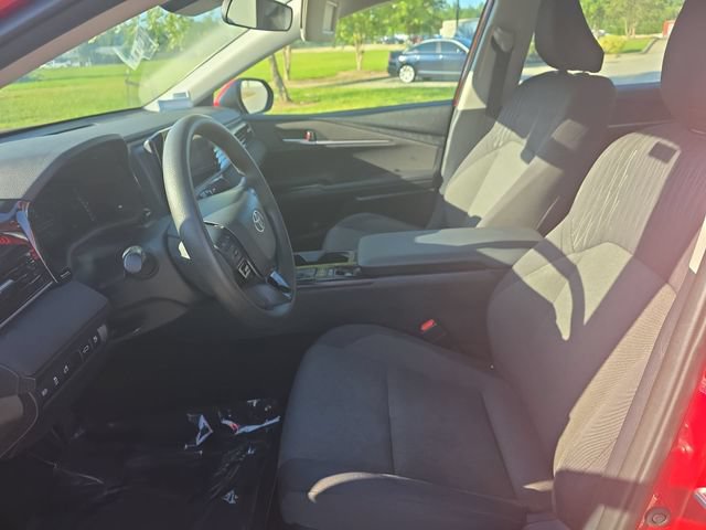 Used 2025 Toyota Camry LE FWD image 15