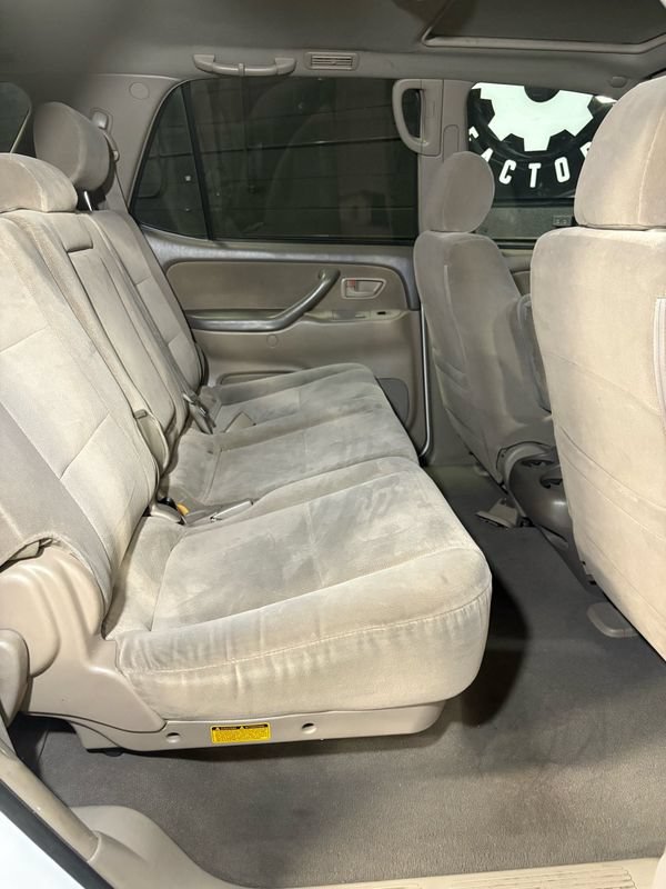 Used 2007 Toyota Sequoia SR5 AWD/4WD image 12
