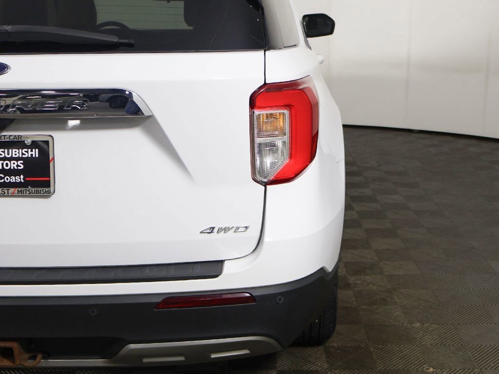 Used 2021 Ford Explorer XLT w/ Equipment Group 202A AWD/4WD image 17