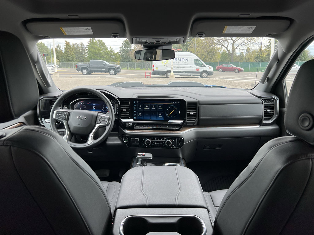 Used 2025 Chevrolet Silverado 1500 LT Trail Boss w/ Convenience Package II image 38
