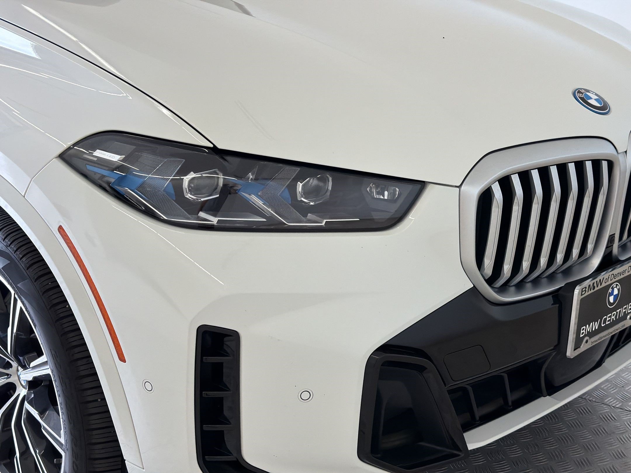Used 2026 BMW X5 xDrive50e w/ M Sport Package AWD/4WD image 12