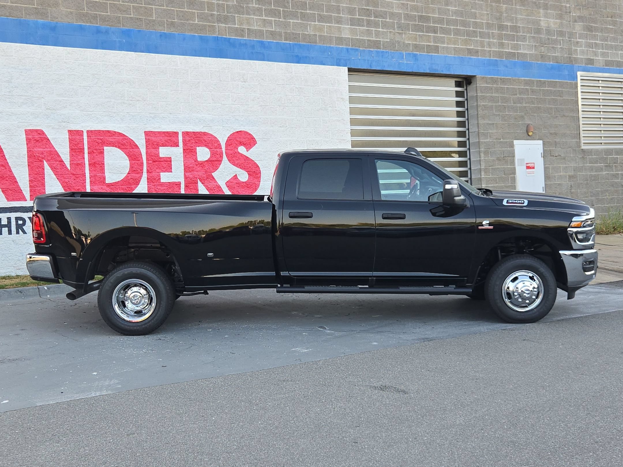 New 2026 RAM 3500 Tradesman AWD/4WD image 8