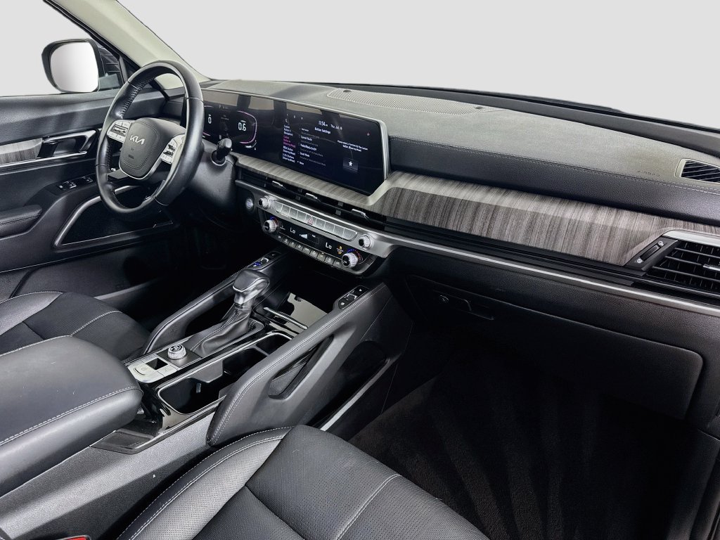 Used 2023 Kia Telluride EX w/ EX Captain's Chair Package FWD image 31