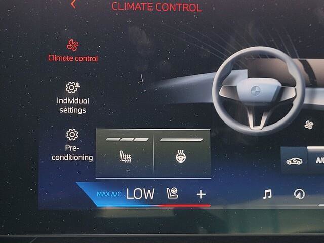 Certified 2025 BMW 330i Sedan w/ Convenience Package image 20