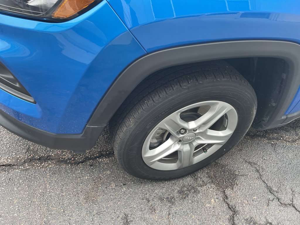 Used 2023 Jeep Compass Latitude image 5