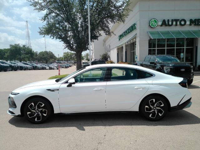 Used 2024 Hyundai Sonata SEL FWD image 12