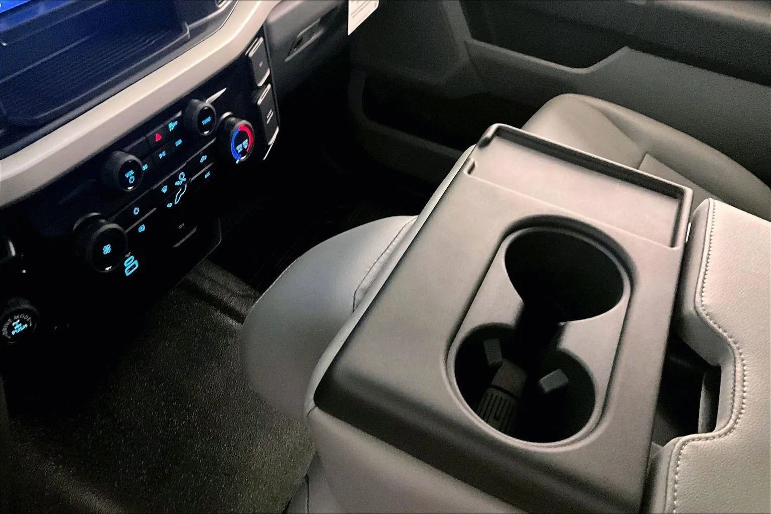 New 2026 Ford F250 XL w/ F-250 >10K GVWR Package image 16
