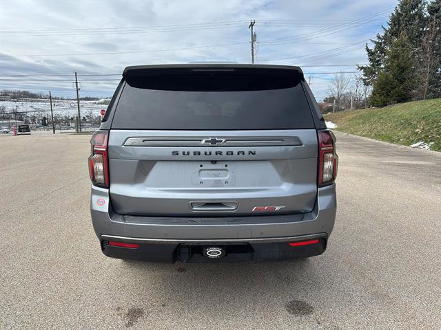 Used 2022 Chevrolet Suburban RST w/ Luxury Package image 3