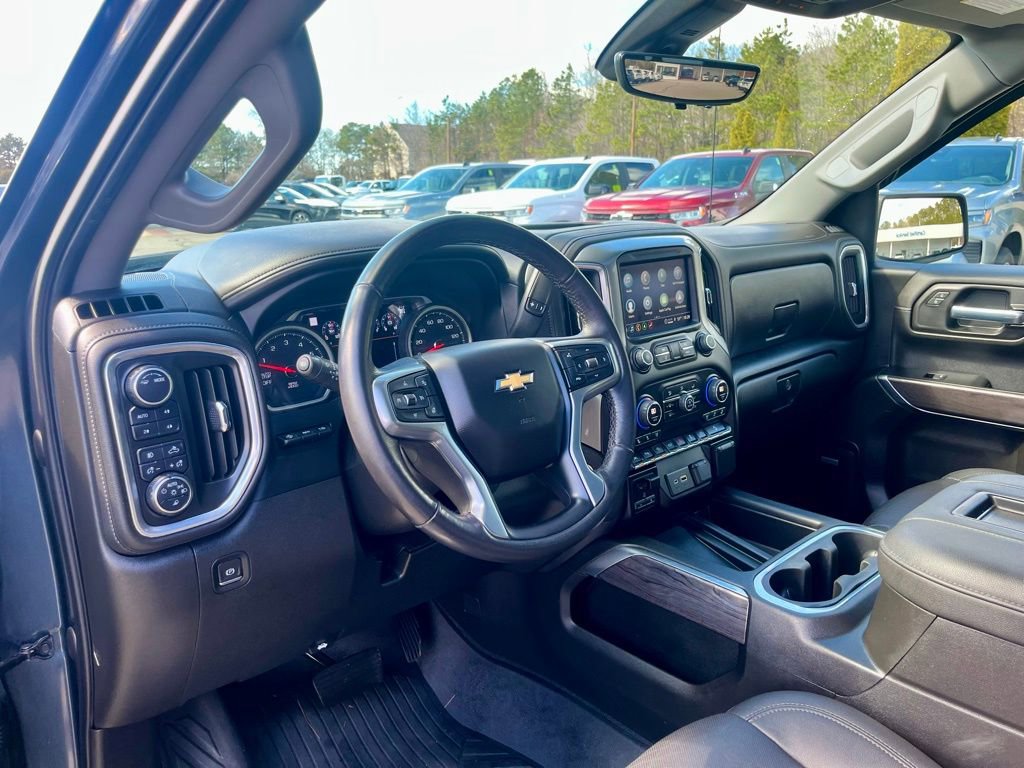 Used 2022 Chevrolet Silverado 1500 LTZ w/ LTZ Premium Package AWD/4WD image 11
