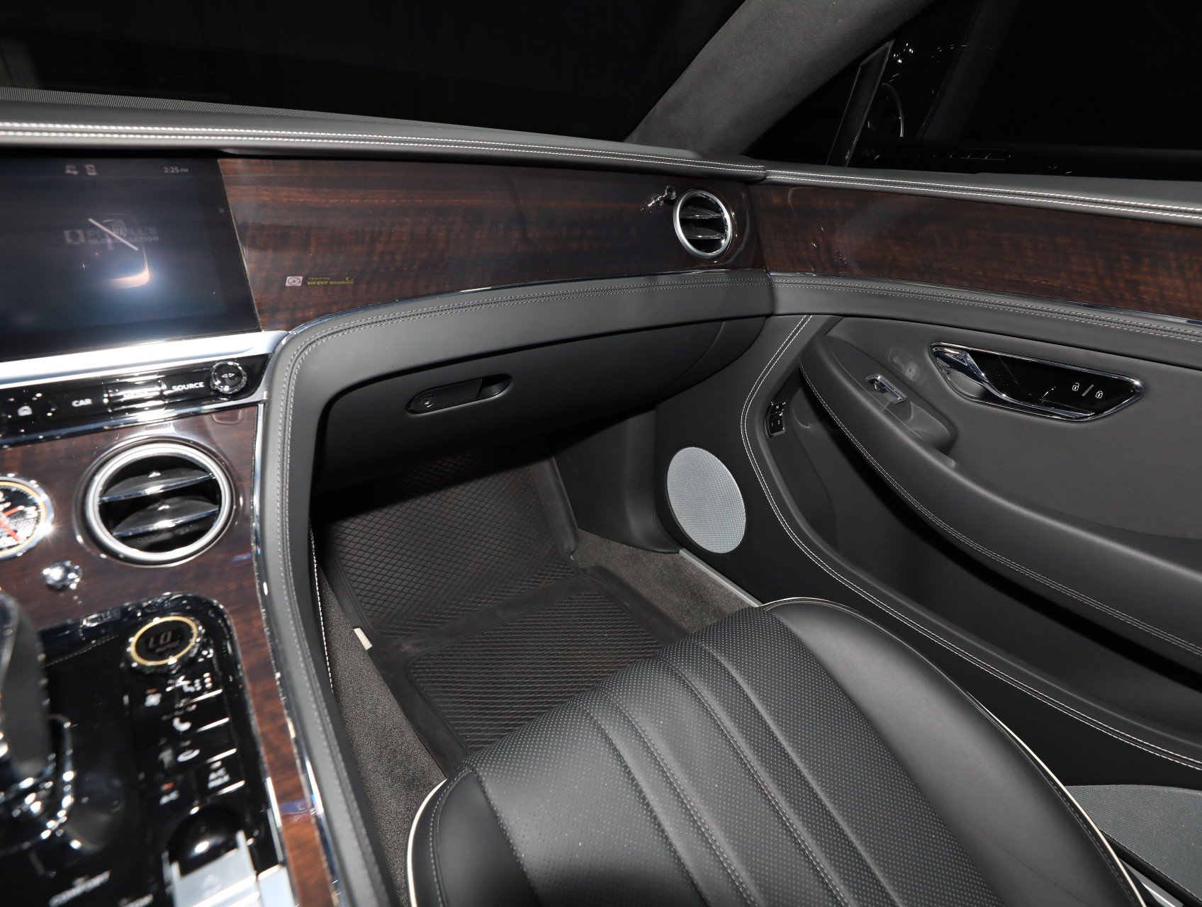Used 2024 Bentley Continental GT Mulliner AWD/4WD image 51