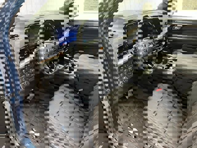 New 2026 Chevrolet Suburban High Country AWD/4WD image 6