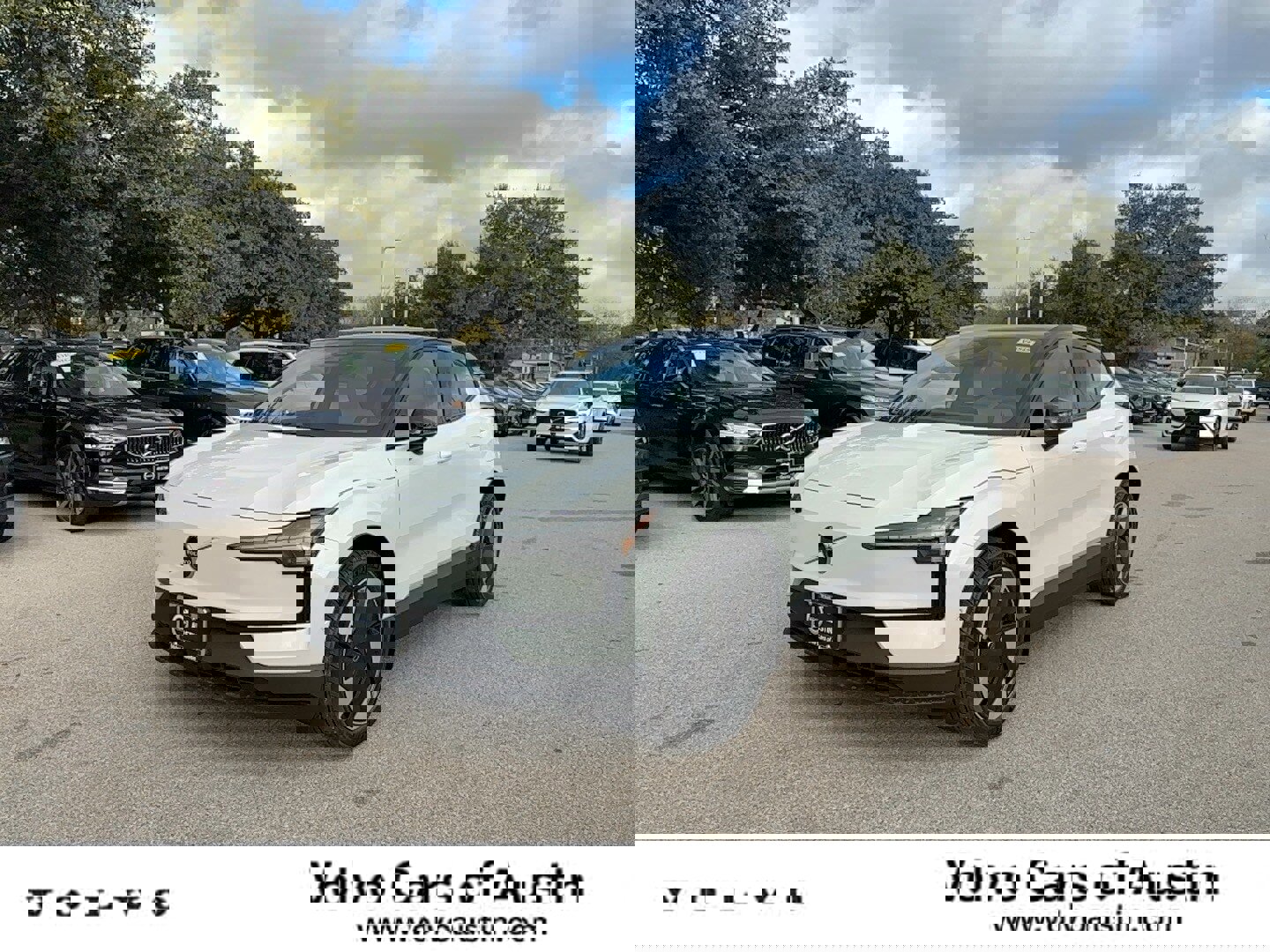 New 2026 Volvo EX30 Ultra w/ Climate Package