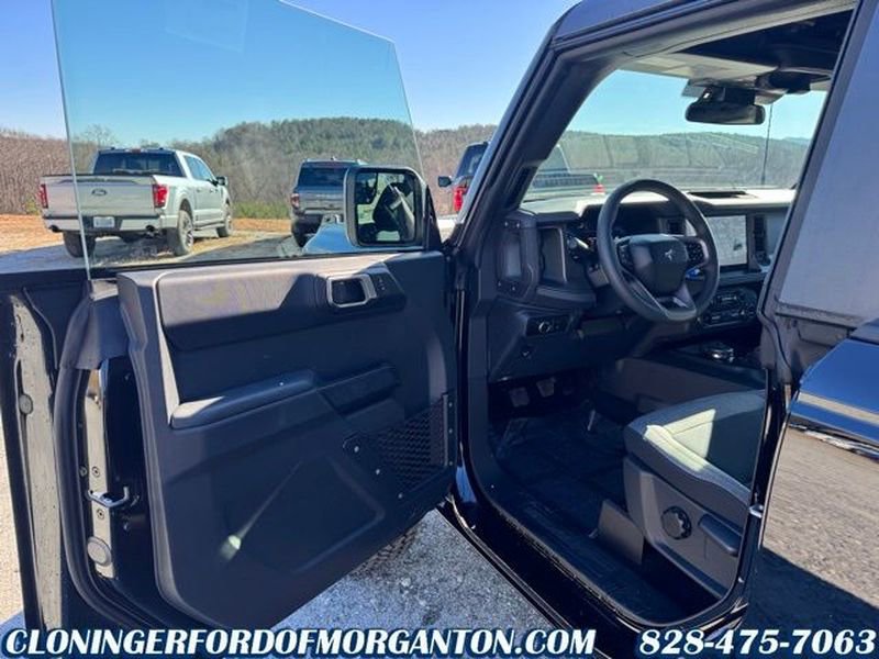 New 2025 Ford Bronco 4-Door image 11