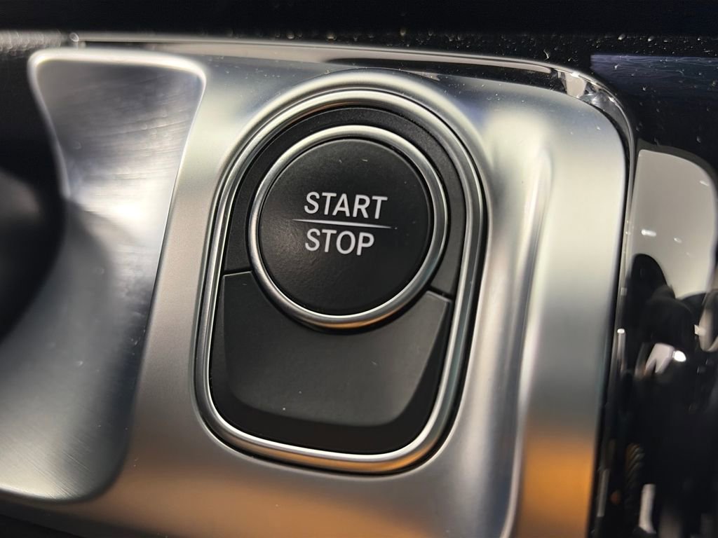 Used 2023 Mercedes-Benz EQB 300 4MATIC image 23