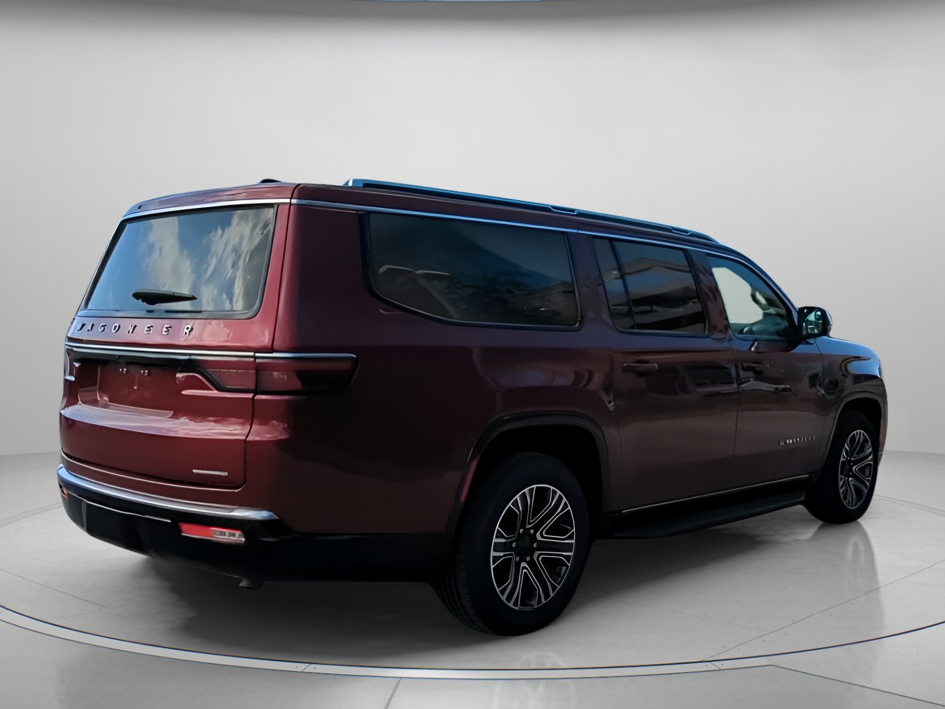 Used 2024 Jeep Wagoneer L Series II w/ Flexible Seating Group AWD/4WD image 28