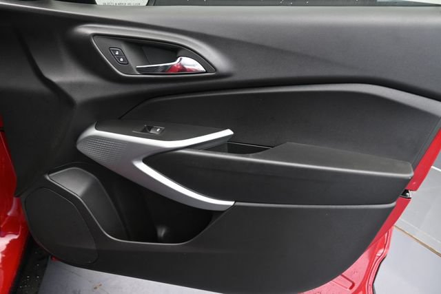 Used 2026 Chevrolet Trax RS FWD image 31