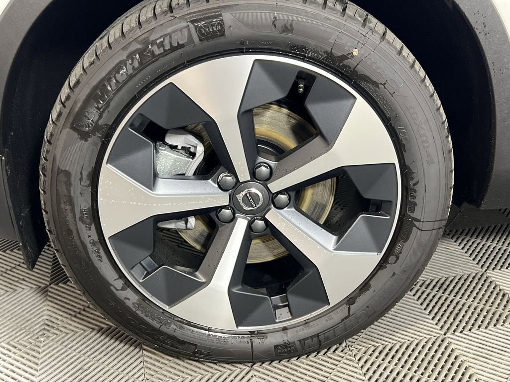 New 2026 Volvo XC40 B5 Plus w/ Protection Package Premier image 15